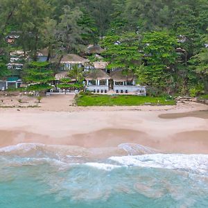 Sealord Naithon Beachfront Villa